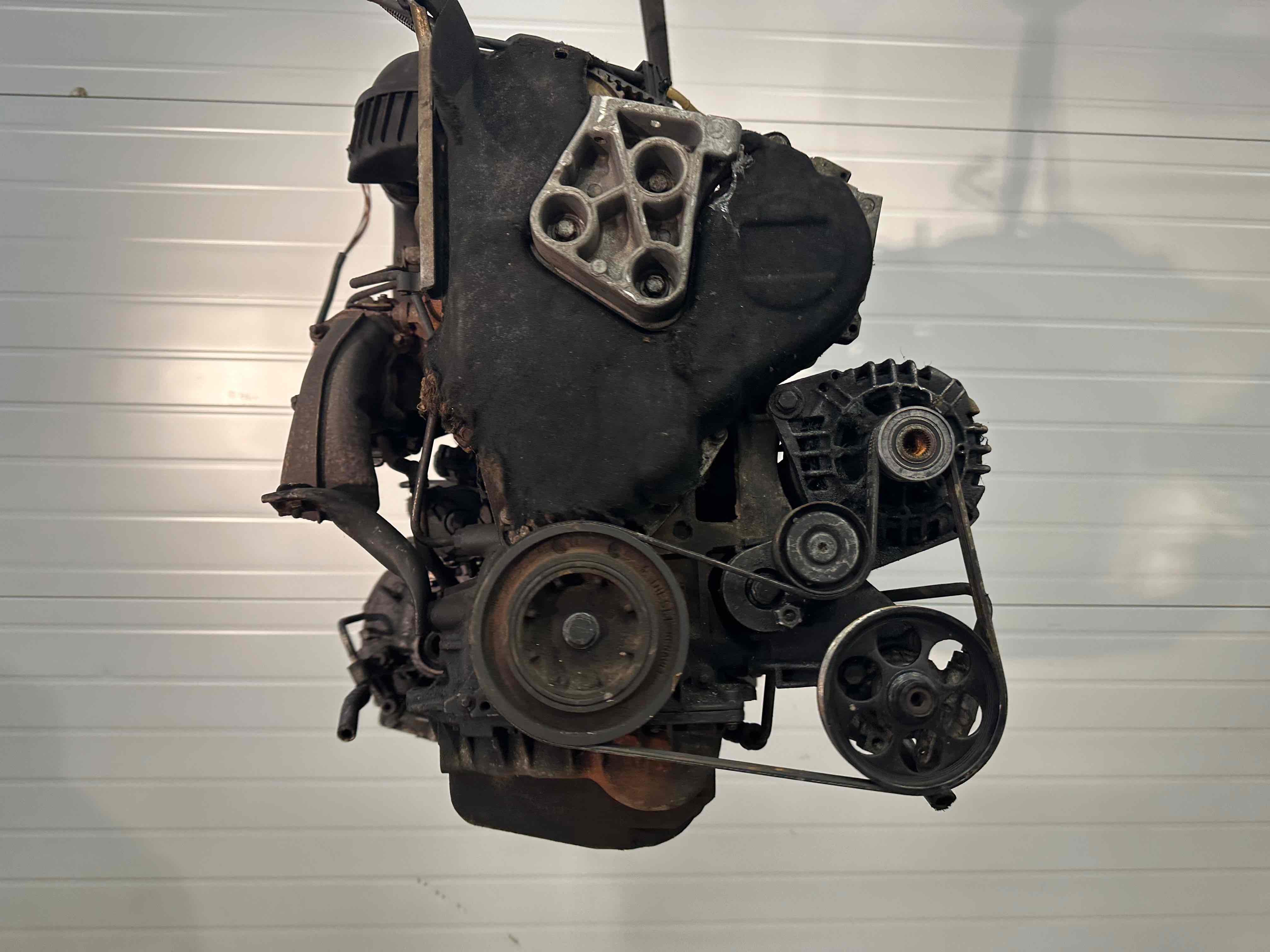 Двигатель (ДВС) - Opel Vivaro A (2001-2014)